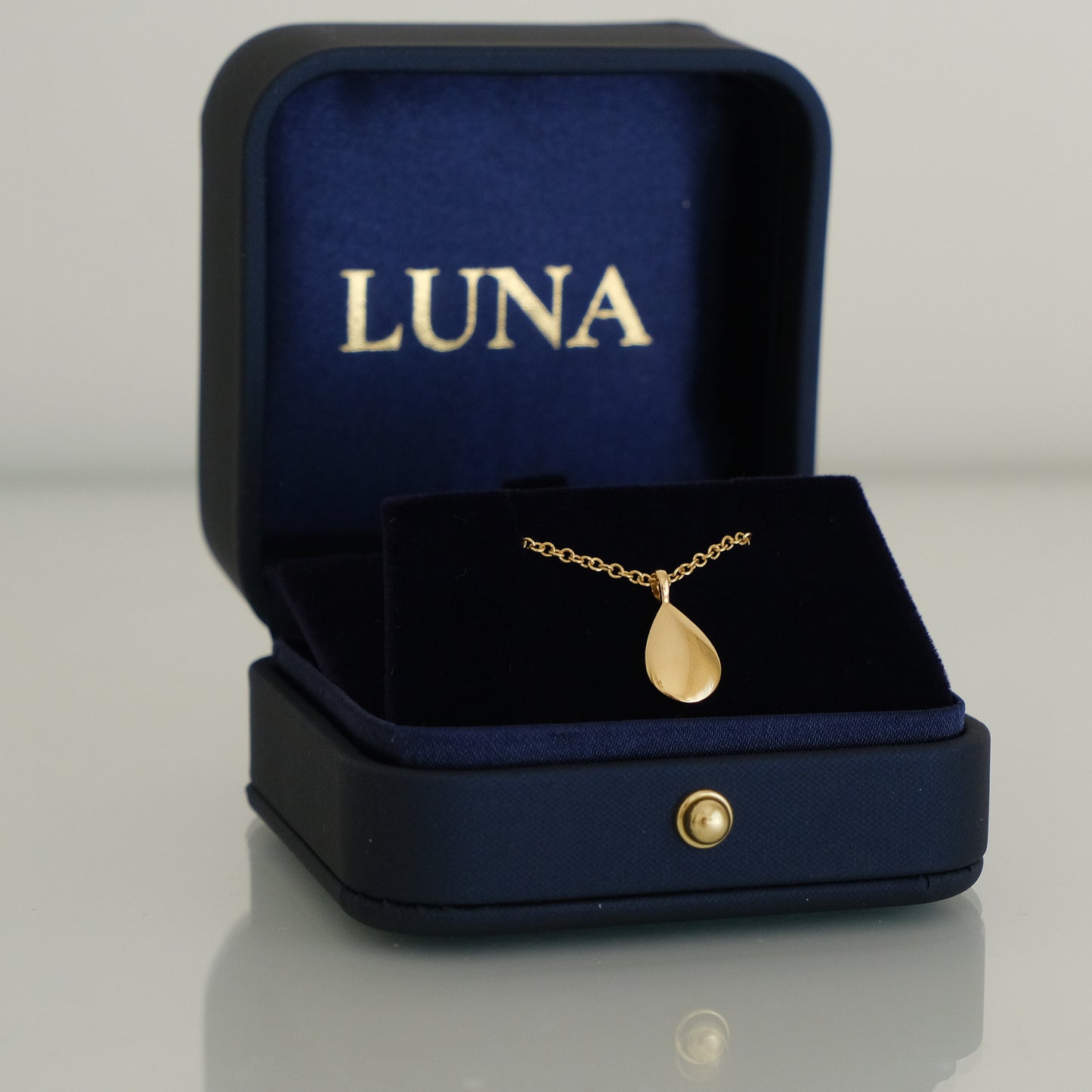 18ct Yellow Gold Pear Pendant