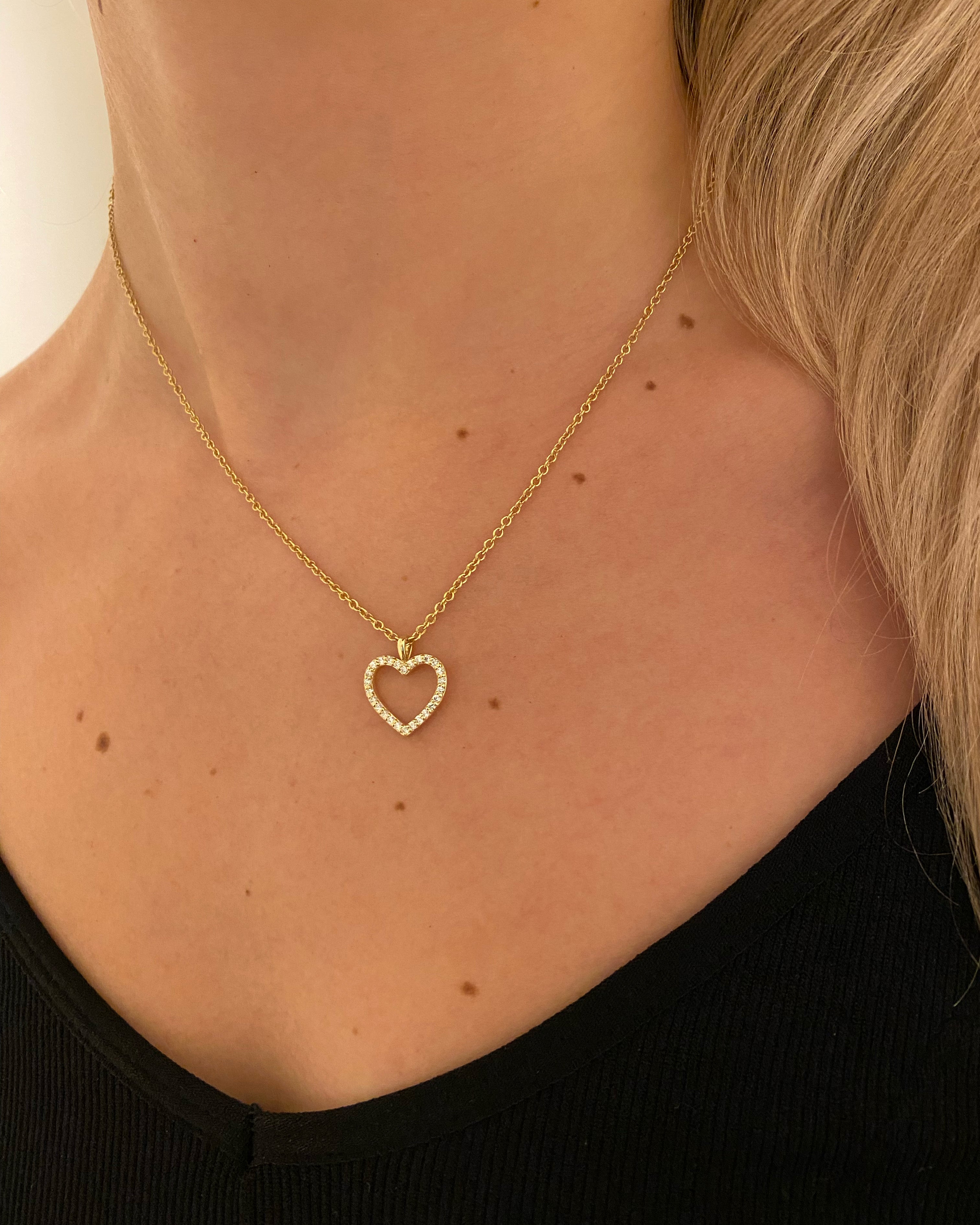 18ct Yellow Gold Diamond Heart Cutout Pendant