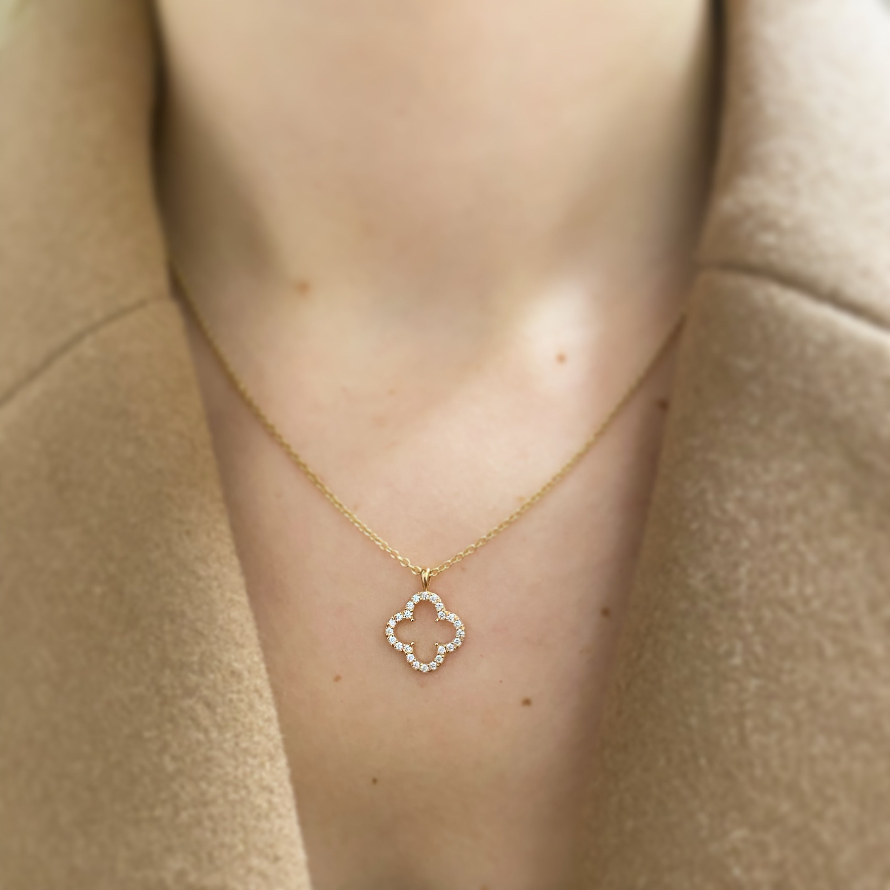 18ct Rose Gold Diamond Clover Pendant