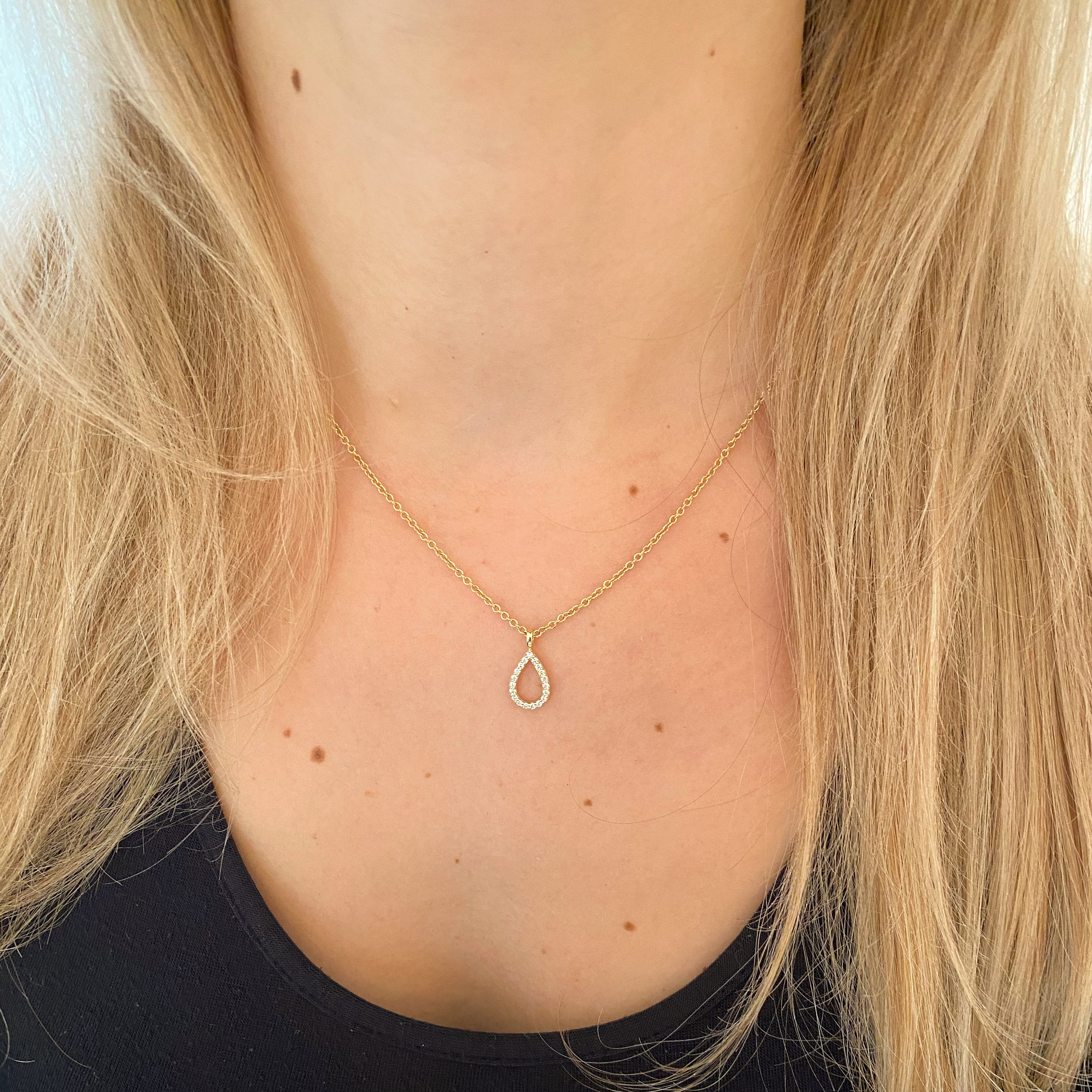 18ct Yellow Gold Diamond Pear Pendant