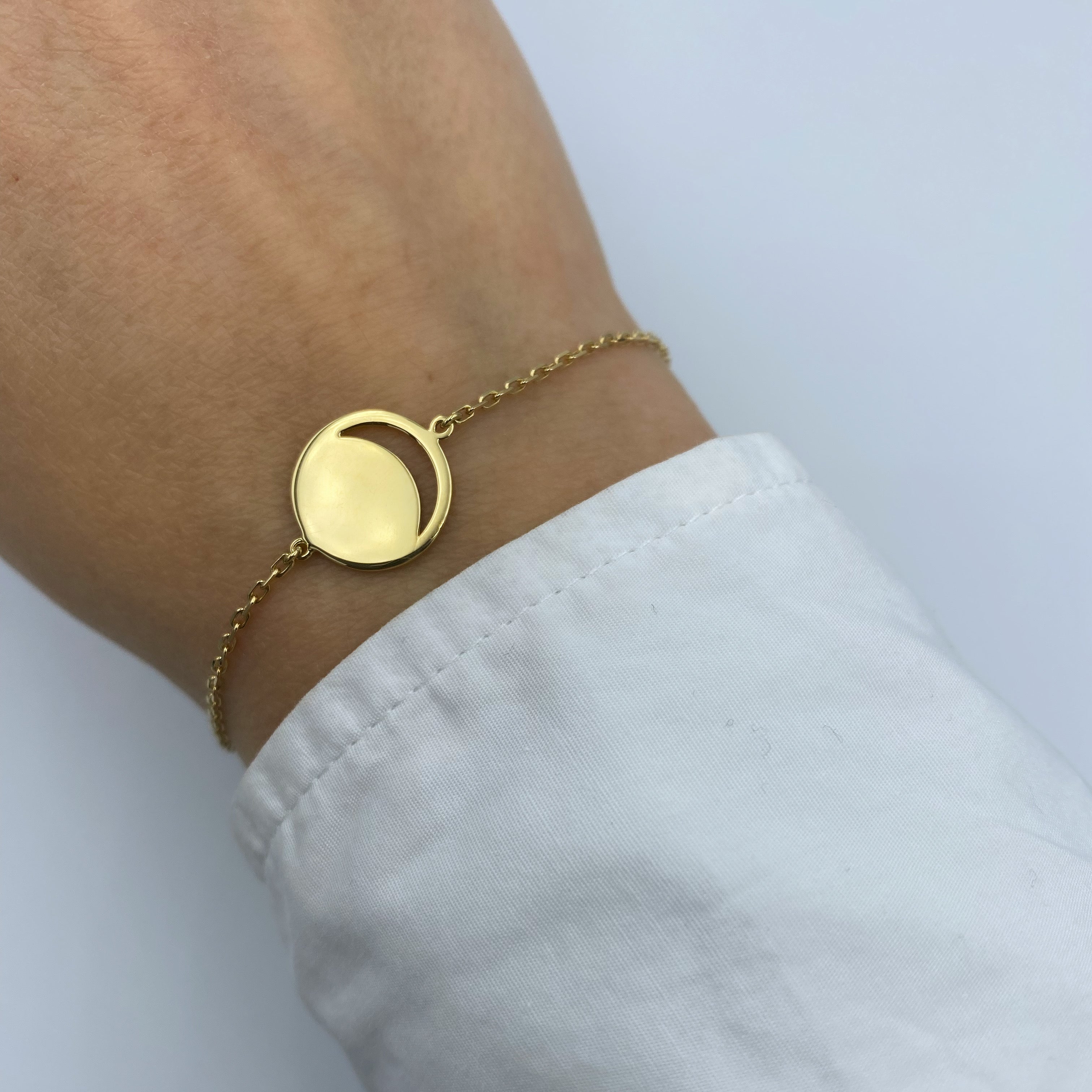 18ct Yellow Gold Moon Medallion Bracelet