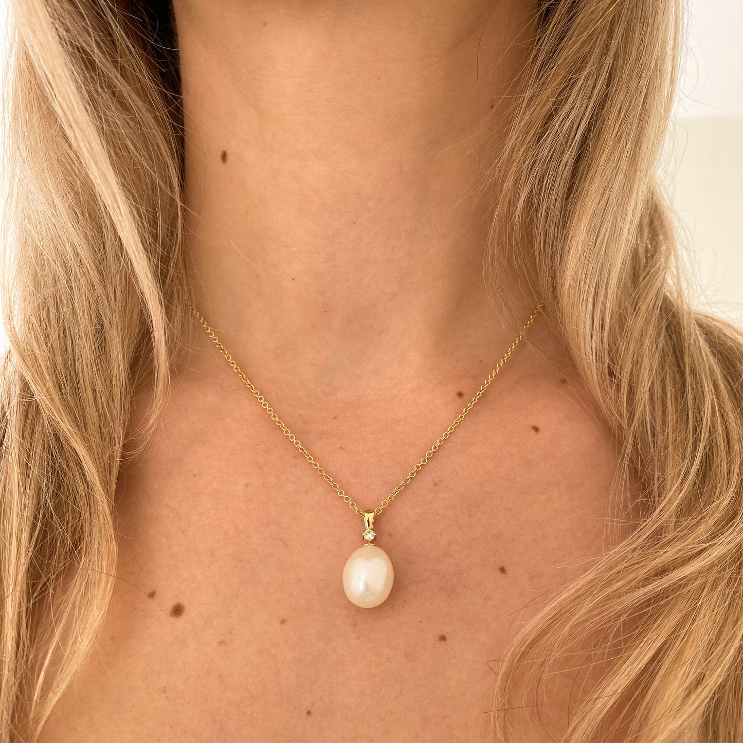 18ct Yellow Gold Pearl Pendant