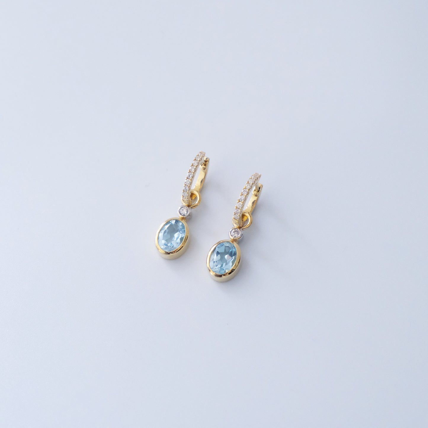 18ct Yellow Gold Blue Topaz Attachments