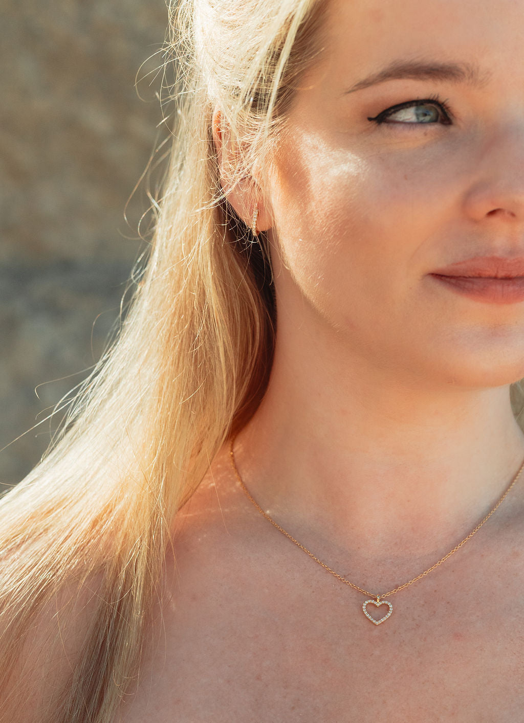 18ct Yellow Gold Diamond Heart Cutout Pendant