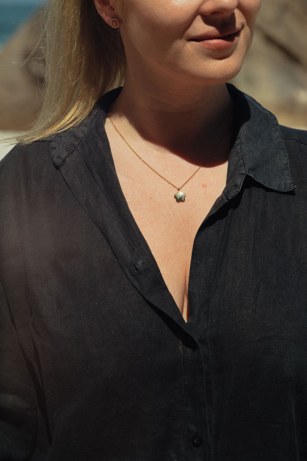 18ct Yellow Gold Flower Pendant